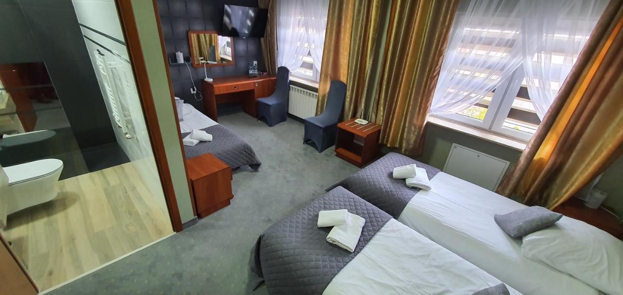 Hotel Bursztynowy Jozefow na Wisla ภายนอก รูปภาพ