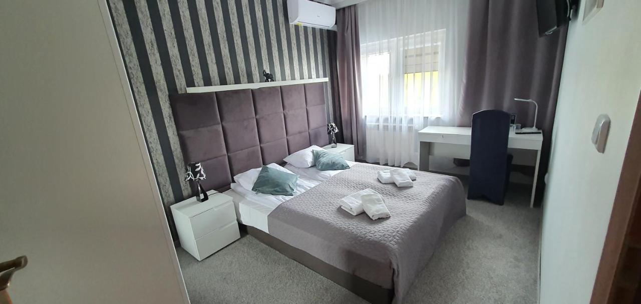Hotel Bursztynowy Jozefow na Wisla ภายนอก รูปภาพ