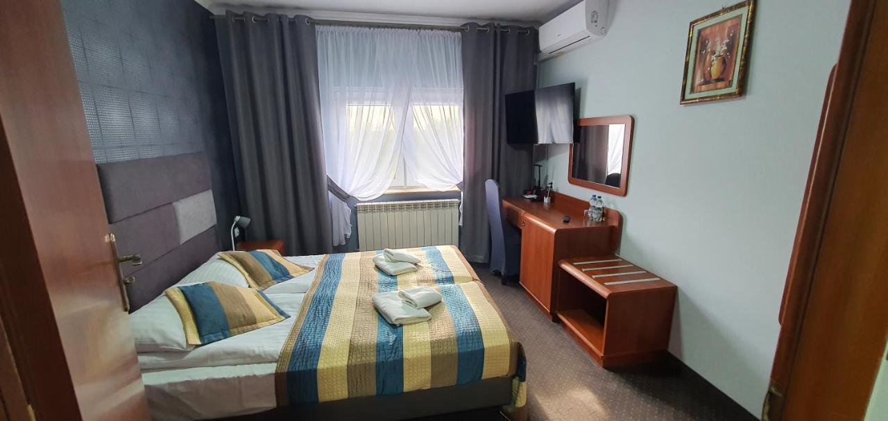 Hotel Bursztynowy Jozefow na Wisla ภายนอก รูปภาพ
