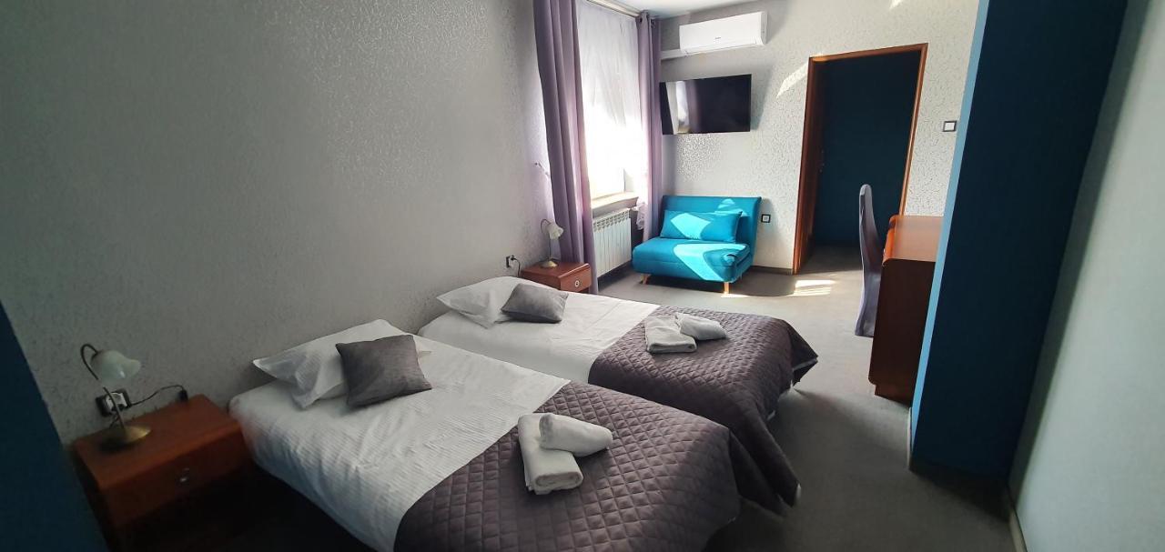 Hotel Bursztynowy Jozefow na Wisla ภายนอก รูปภาพ