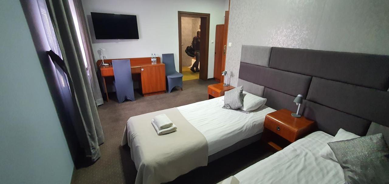 Hotel Bursztynowy Jozefow na Wisla ภายนอก รูปภาพ