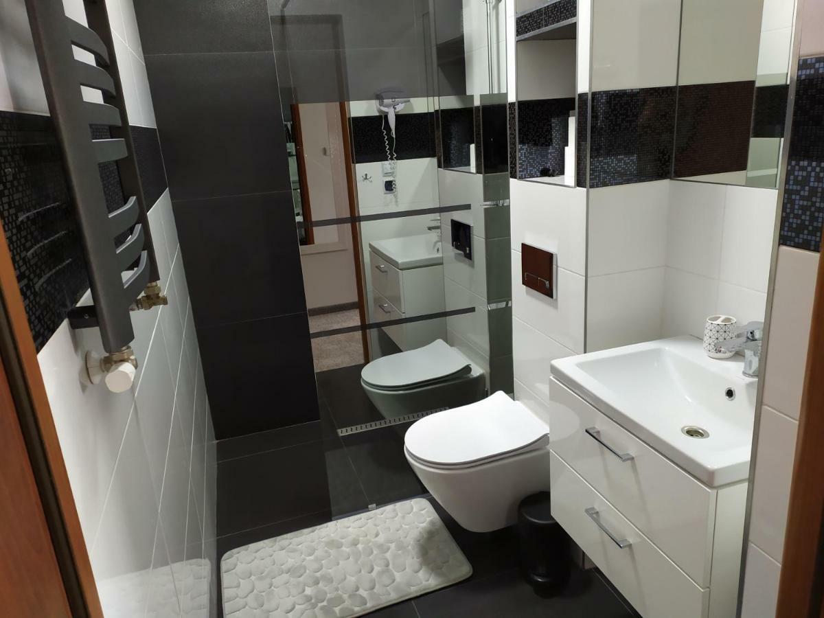 Hotel Bursztynowy Jozefow na Wisla ภายนอก รูปภาพ