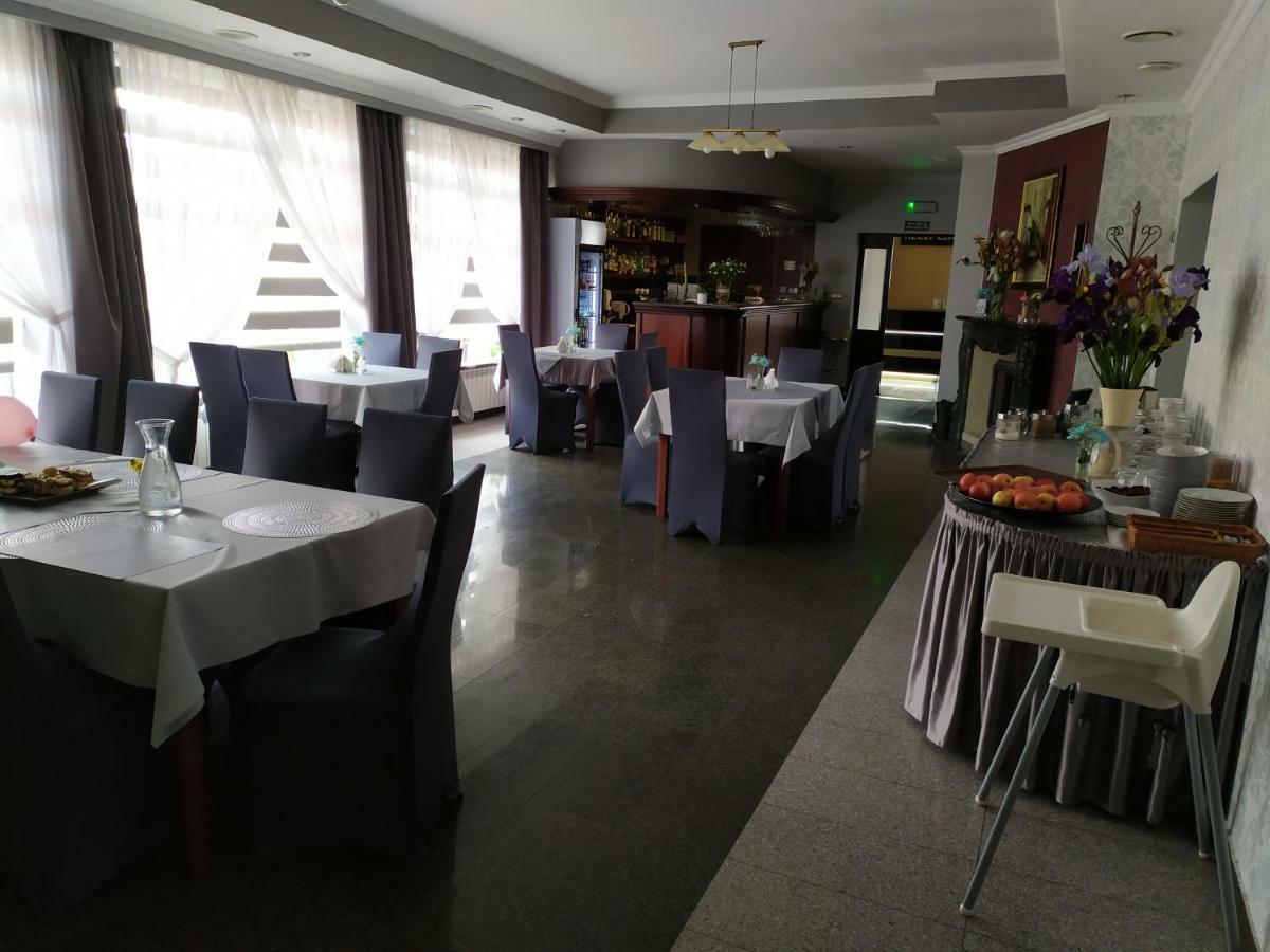 Hotel Bursztynowy Jozefow na Wisla ภายนอก รูปภาพ