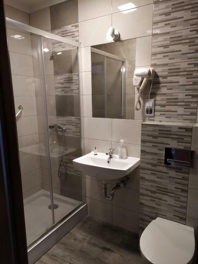 Hotel Bursztynowy Jozefow na Wisla ภายนอก รูปภาพ