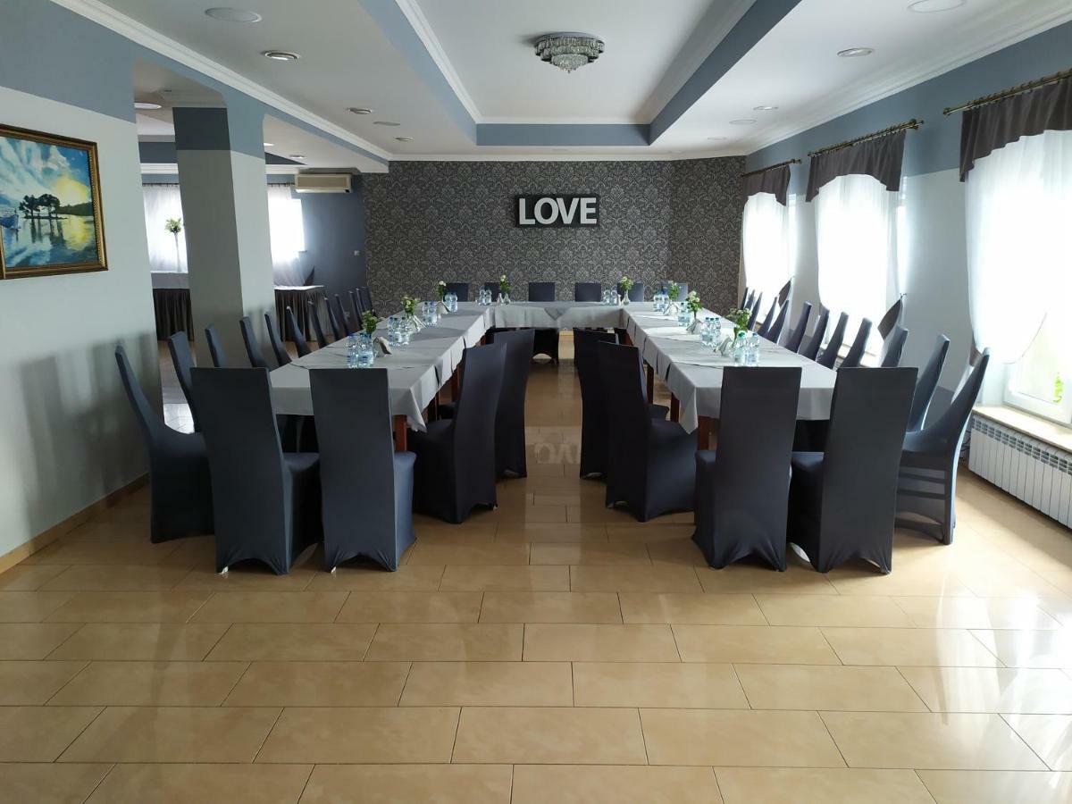 Hotel Bursztynowy Jozefow na Wisla ภายนอก รูปภาพ
