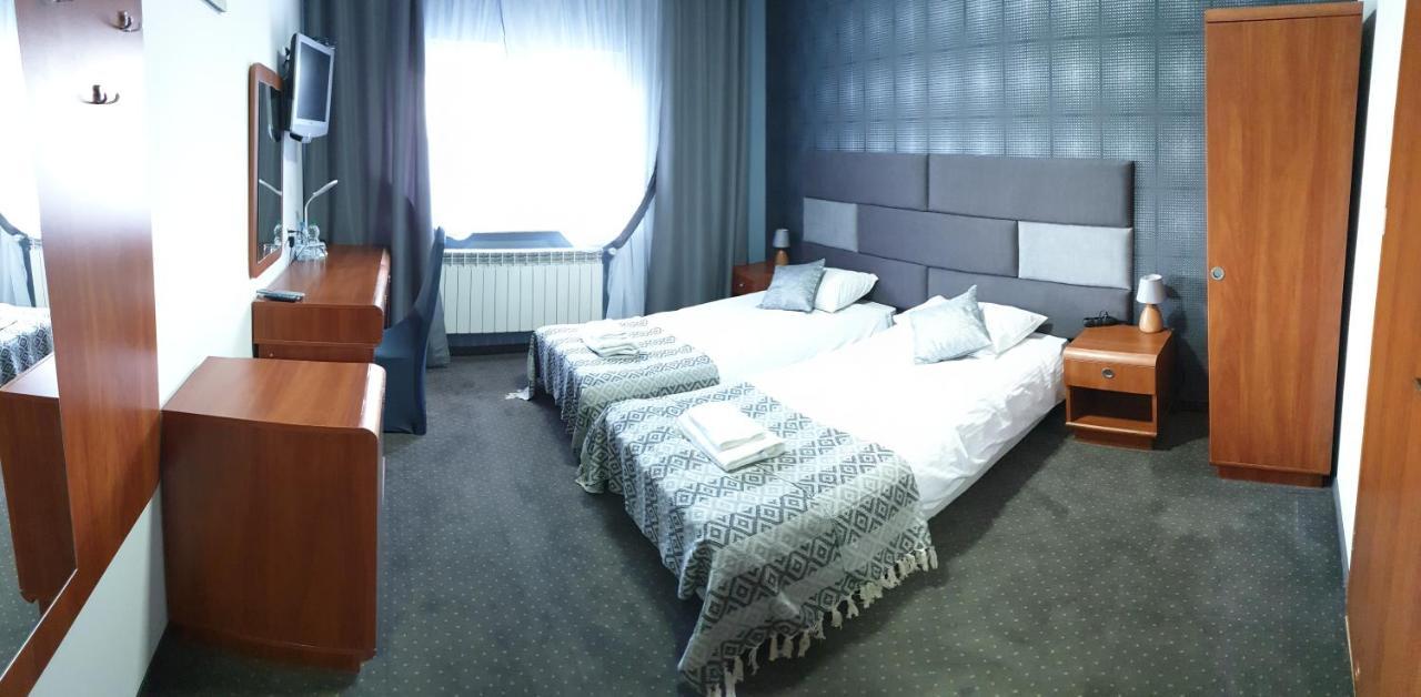 Hotel Bursztynowy Jozefow na Wisla ภายนอก รูปภาพ