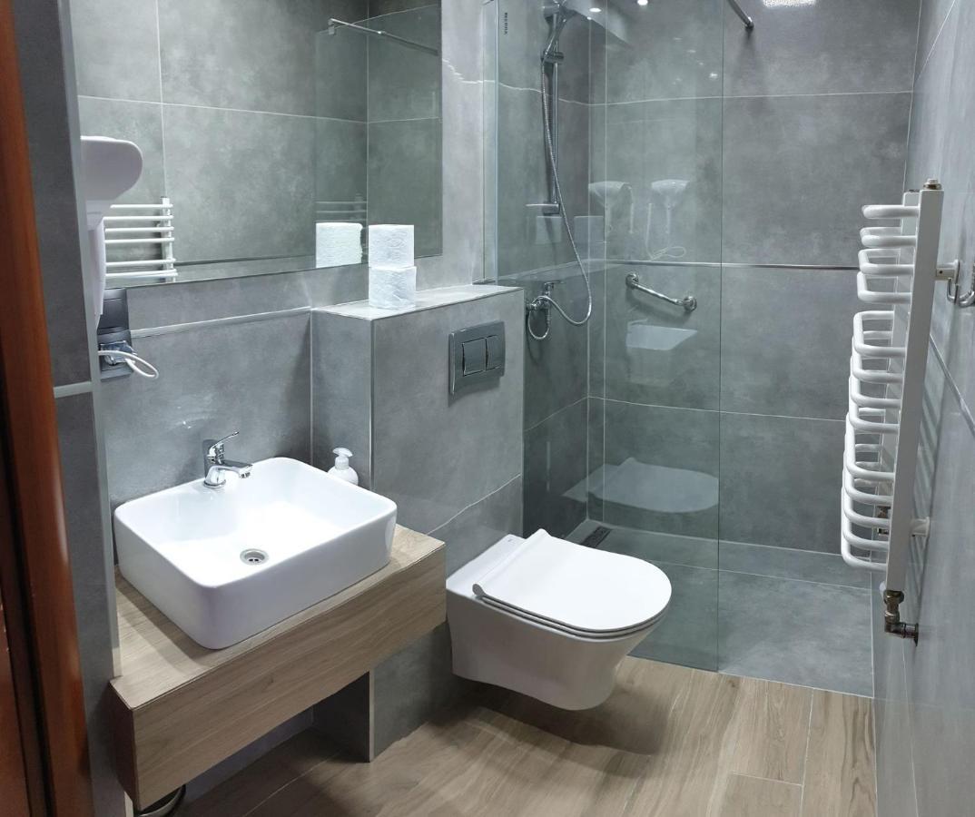 Hotel Bursztynowy Jozefow na Wisla ภายนอก รูปภาพ