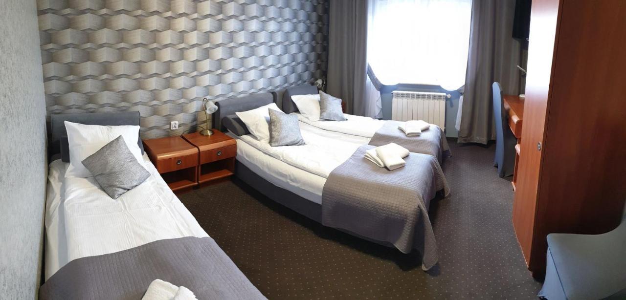 Hotel Bursztynowy Jozefow na Wisla ภายนอก รูปภาพ